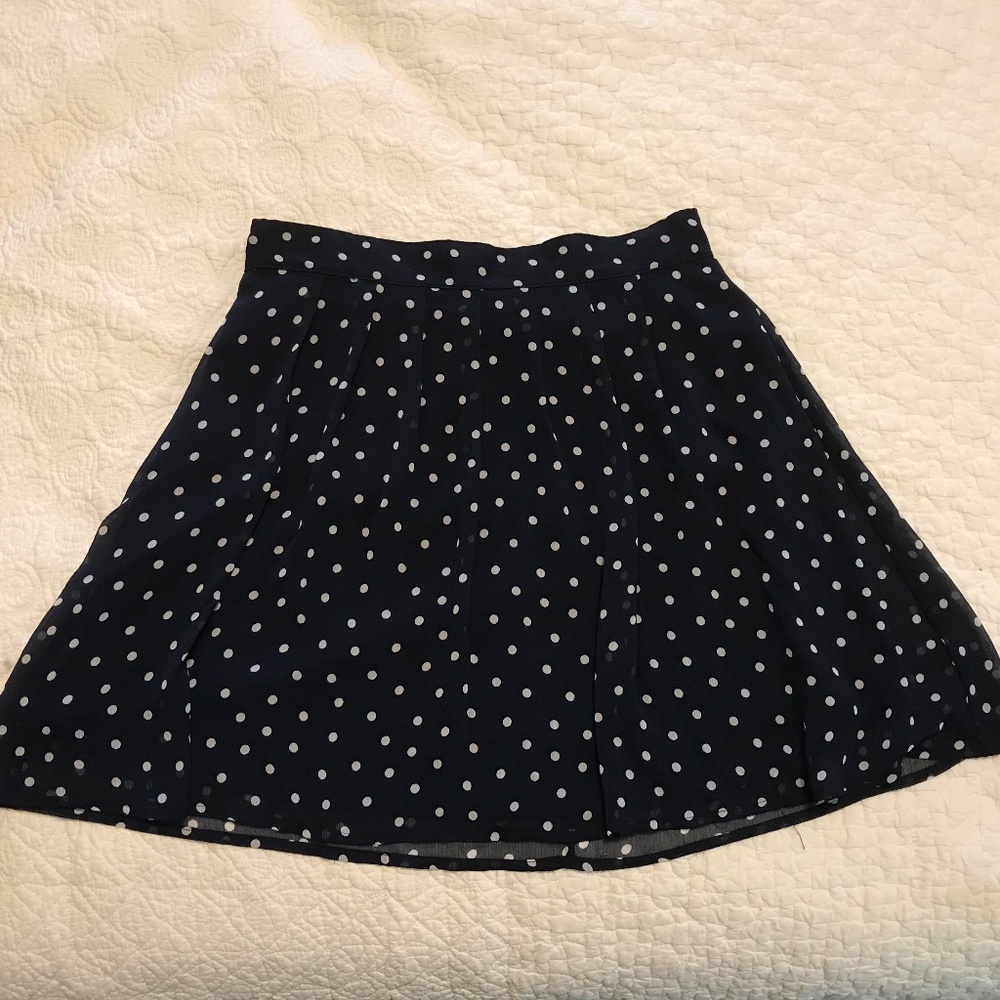 Old Navy fully lined pull on navy blue miniskirt with white polka dots (XS)
